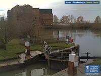 Camera at Avon Lock Severn Level