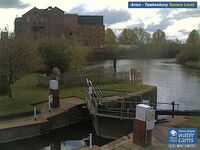 Camera at Avon Lock Severn Level