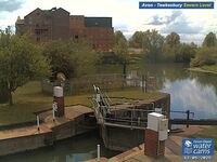 Camera at Avon Lock Severn Level