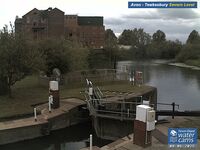 Camera at Avon Lock Severn Level