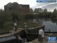 Camera at Avon Lock Severn Level