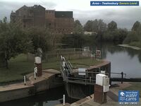 Camera at Avon Lock Severn Level